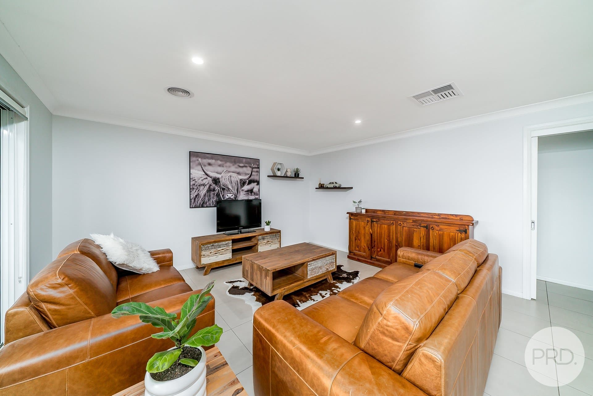9 Yulong Street, GLENFIELD PARK NSW 2650, Glenfield Park - Thumbnail 3