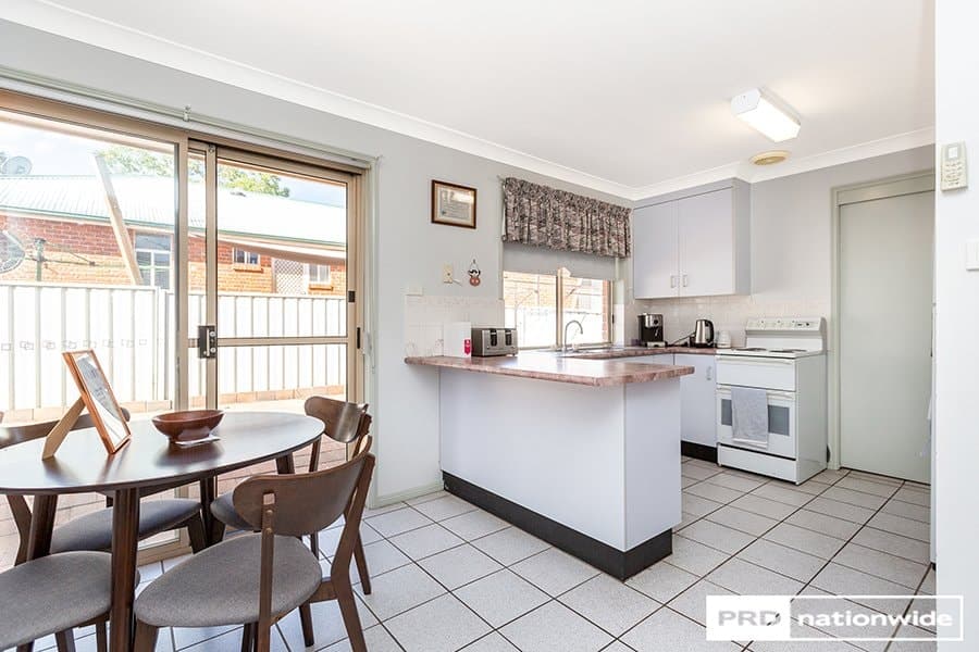 10 Curlew Crescent, TAMWORTH NSW 2340, Tamworth - Thumbnail 3