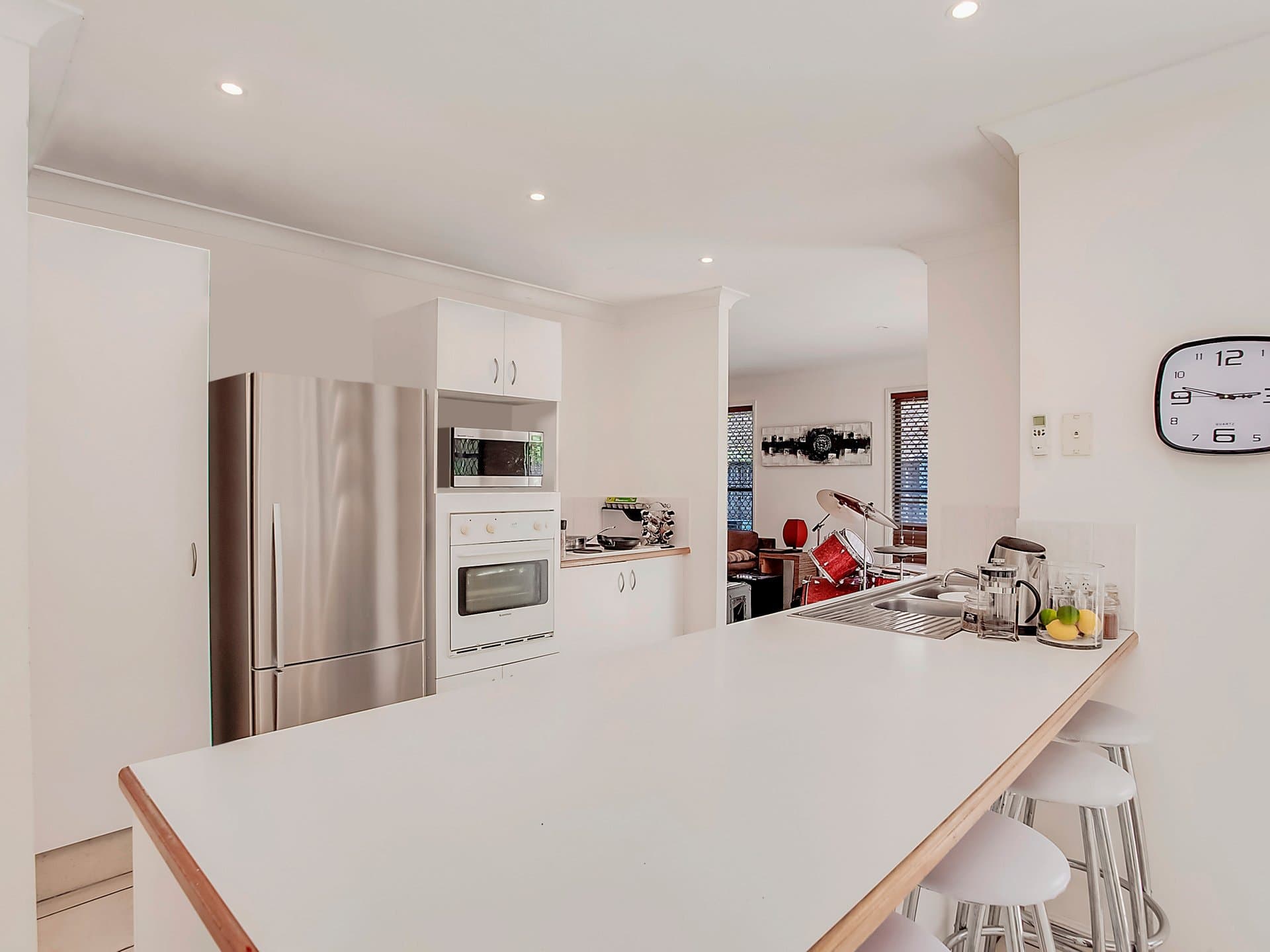 29 Montezuma Drive, BURLEIGH WATERS QLD 4220, Burleigh Waters - Thumbnail 3