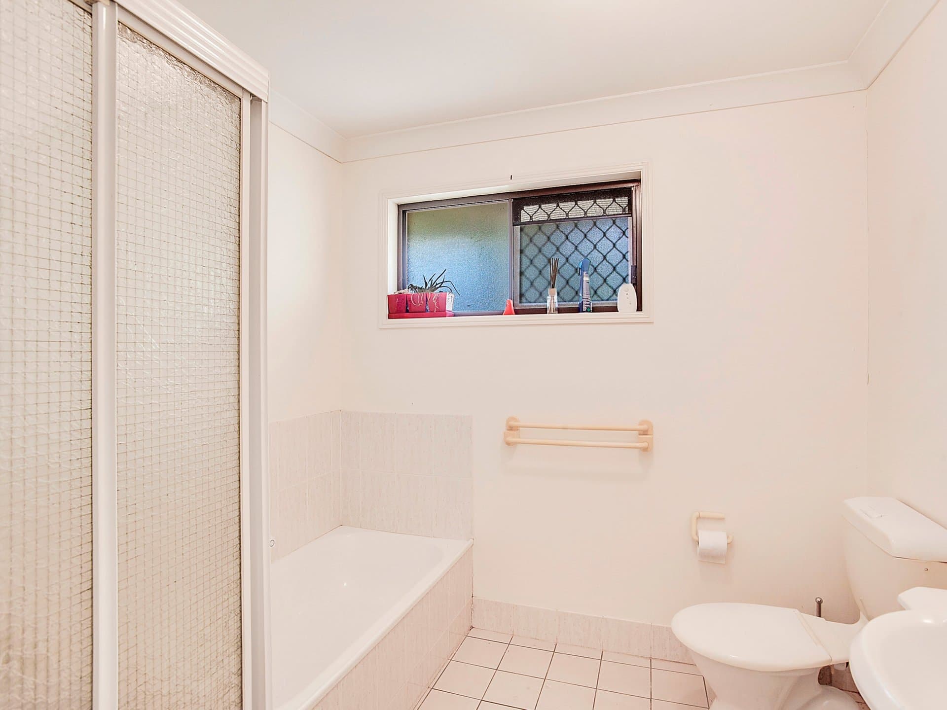 29 Montezuma Drive, BURLEIGH WATERS QLD 4220, Burleigh Waters - Thumbnail 7