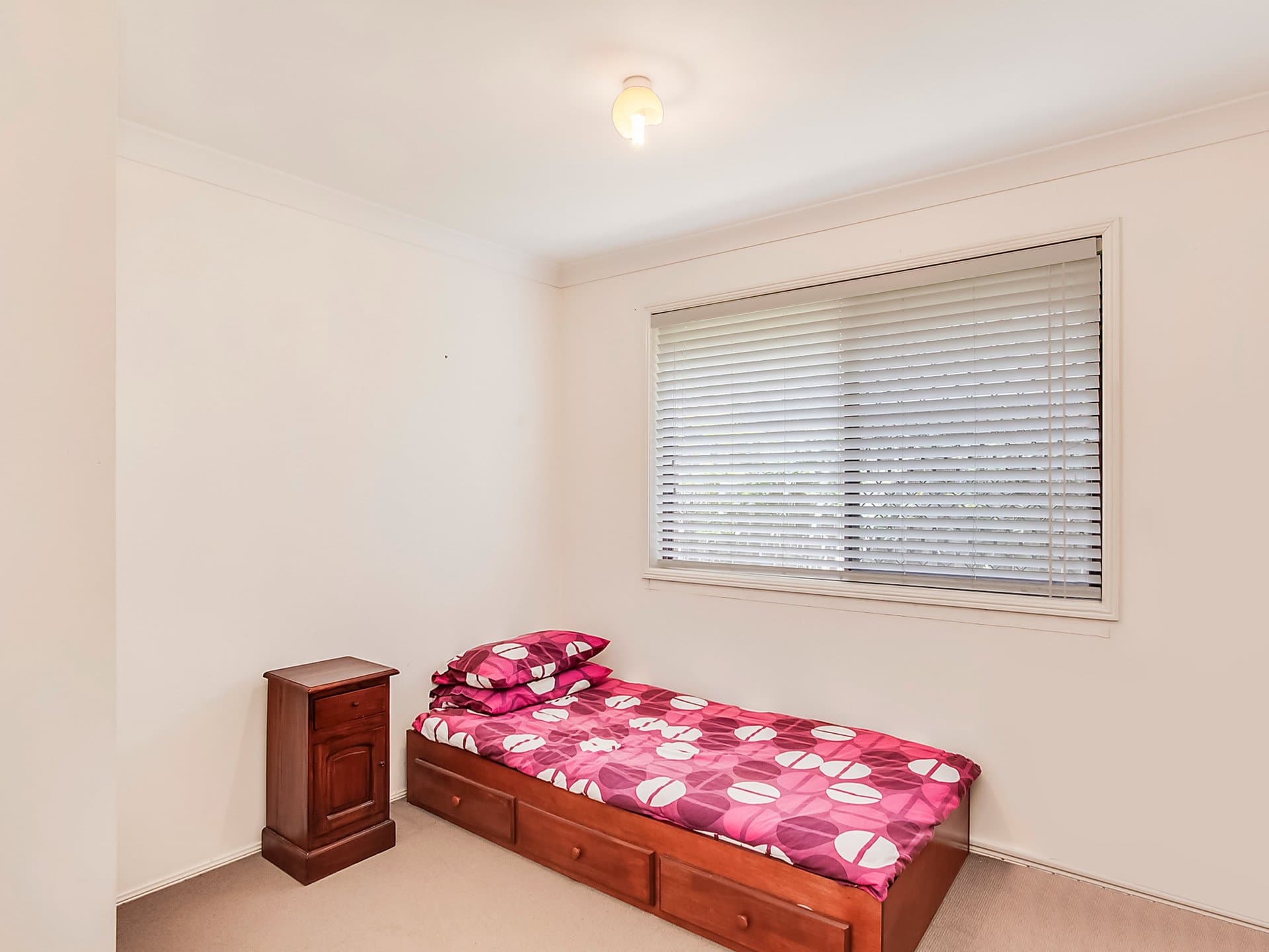 29 Montezuma Drive, BURLEIGH WATERS QLD 4220, Burleigh Waters - Thumbnail 8