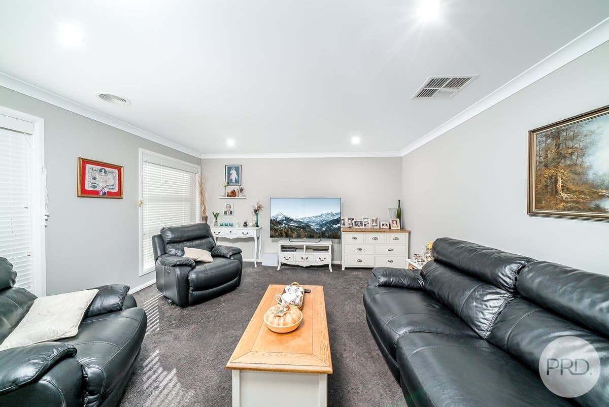 21 Waterhouse Avenue, LLOYD NSW 2650, Lloyd - Thumbnail 2