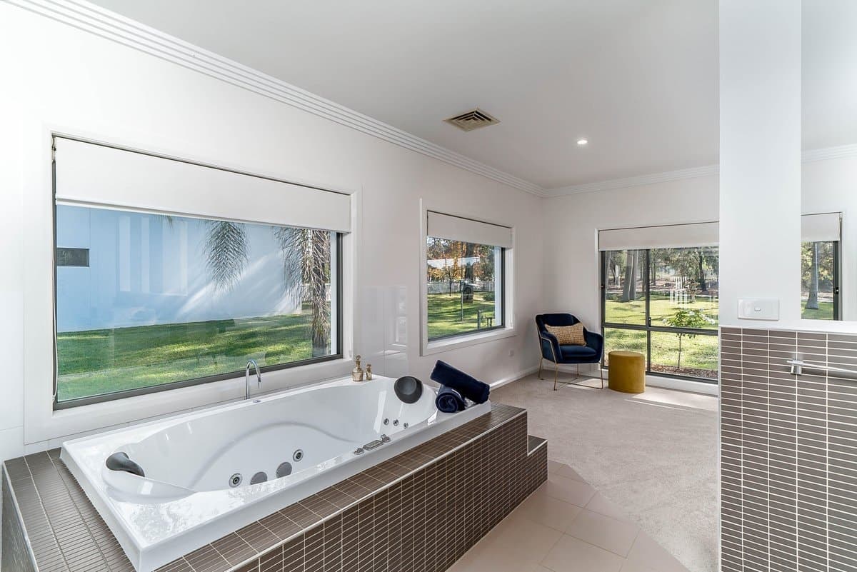 567 Kooringal Road, LAKE ALBERT NSW 2650, Lake Albert - Thumbnail 7