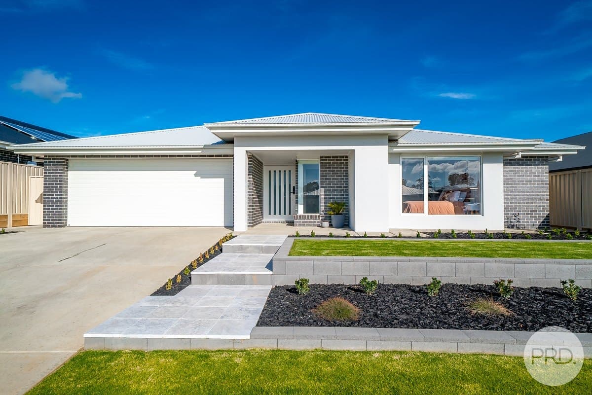 21 Morris Crescent, GOBBAGOMBALIN NSW 2650, Gobbagombalin - Image 1