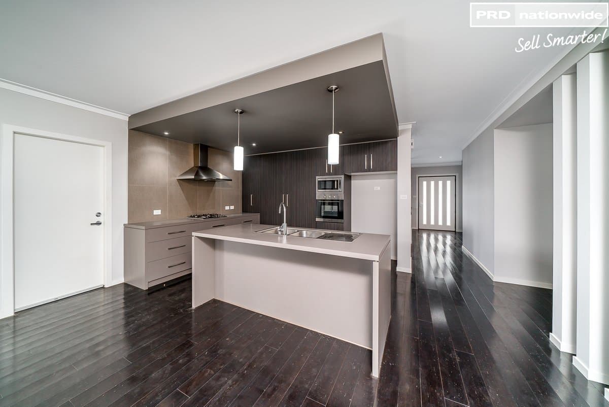 8 Durack Circuit, BOOROOMA NSW 2650, Boorooma - Thumbnail 2