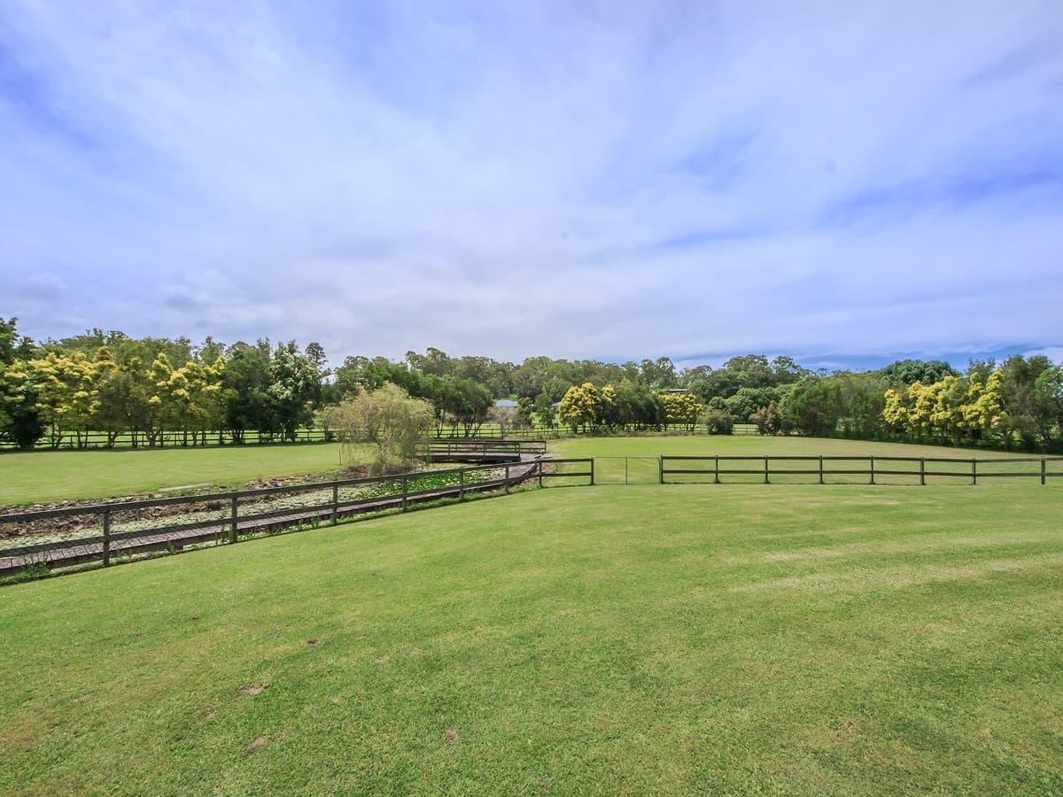 1 Dungogie Drive, TALLEBUDGERA QLD 4228, Tallebudgera - Thumbnail 5