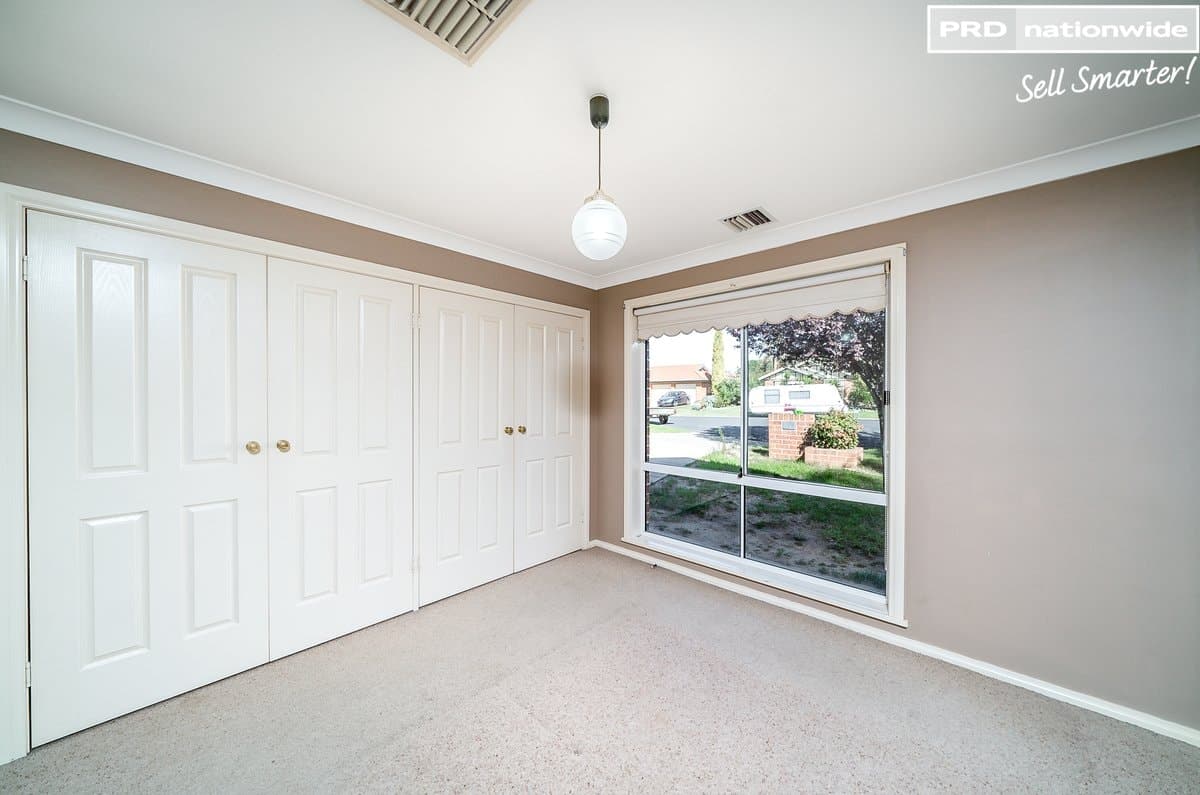 5 Jarrah Place, GLENFIELD PARK NSW 2650, Glenfield Park - Thumbnail 2