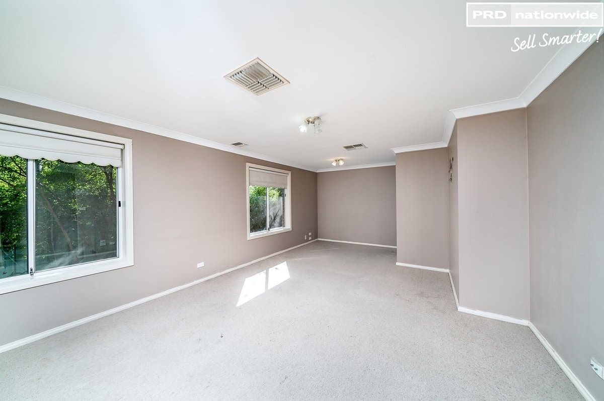 5 Jarrah Place, GLENFIELD PARK NSW 2650, Glenfield Park - Thumbnail 3