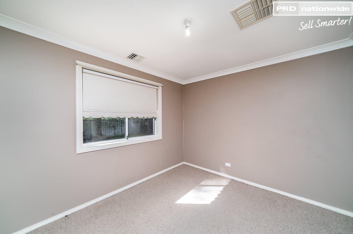 5 Jarrah Place, GLENFIELD PARK NSW 2650, Glenfield Park - Thumbnail 5