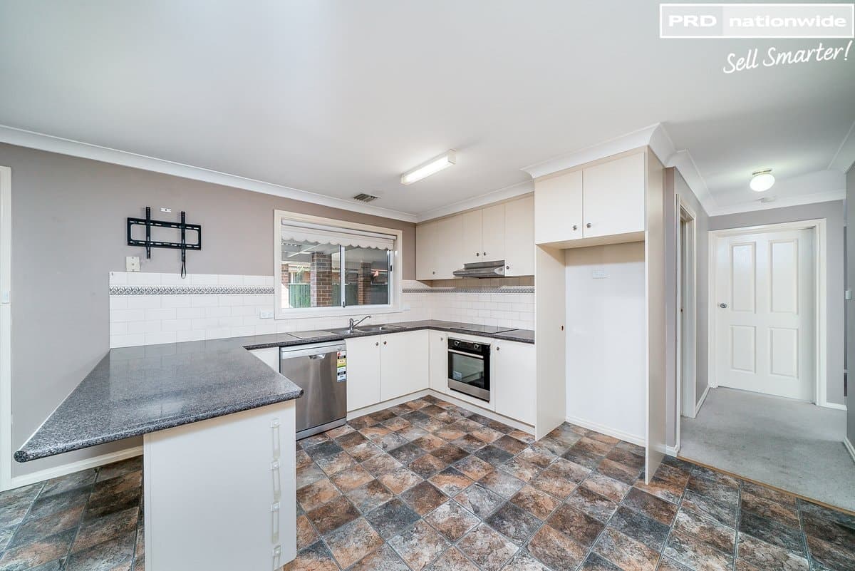 5 Jarrah Place, GLENFIELD PARK NSW 2650, Glenfield Park - Thumbnail 7