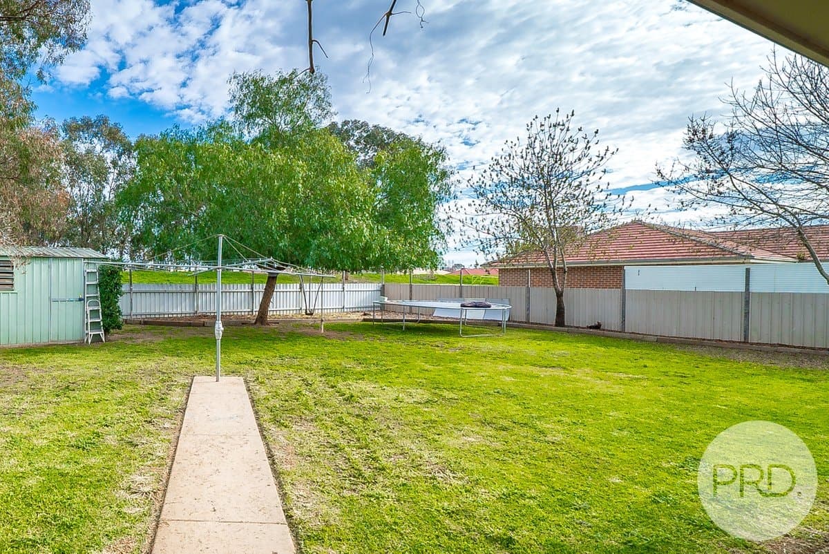 11 Bamarook Crescent, GLENFIELD PARK NSW 2650, Glenfield Park - Thumbnail 4