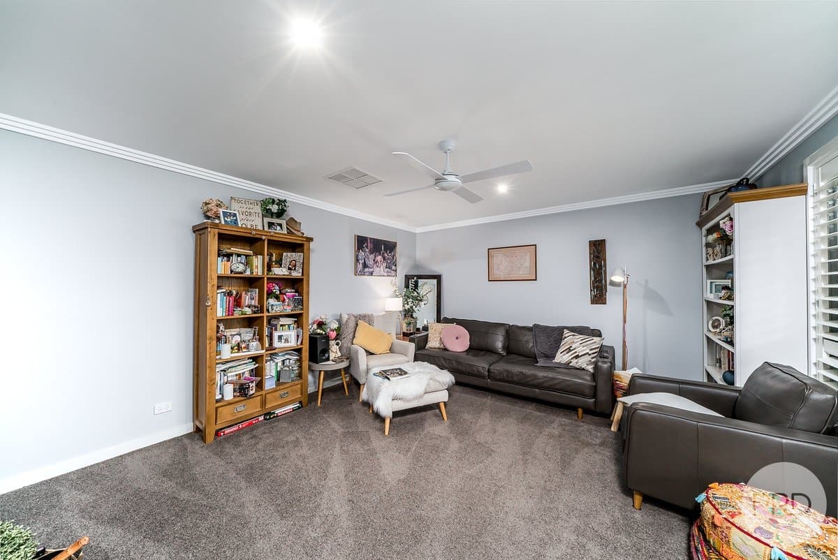 4 Magnolia Parade, LAKE ALBERT NSW 2650, Lake Albert - Thumbnail 3