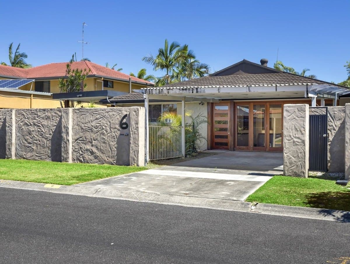 6 Dotterel Drive, BURLEIGH WATERS QLD 4220, Burleigh Waters - Thumbnail 2
