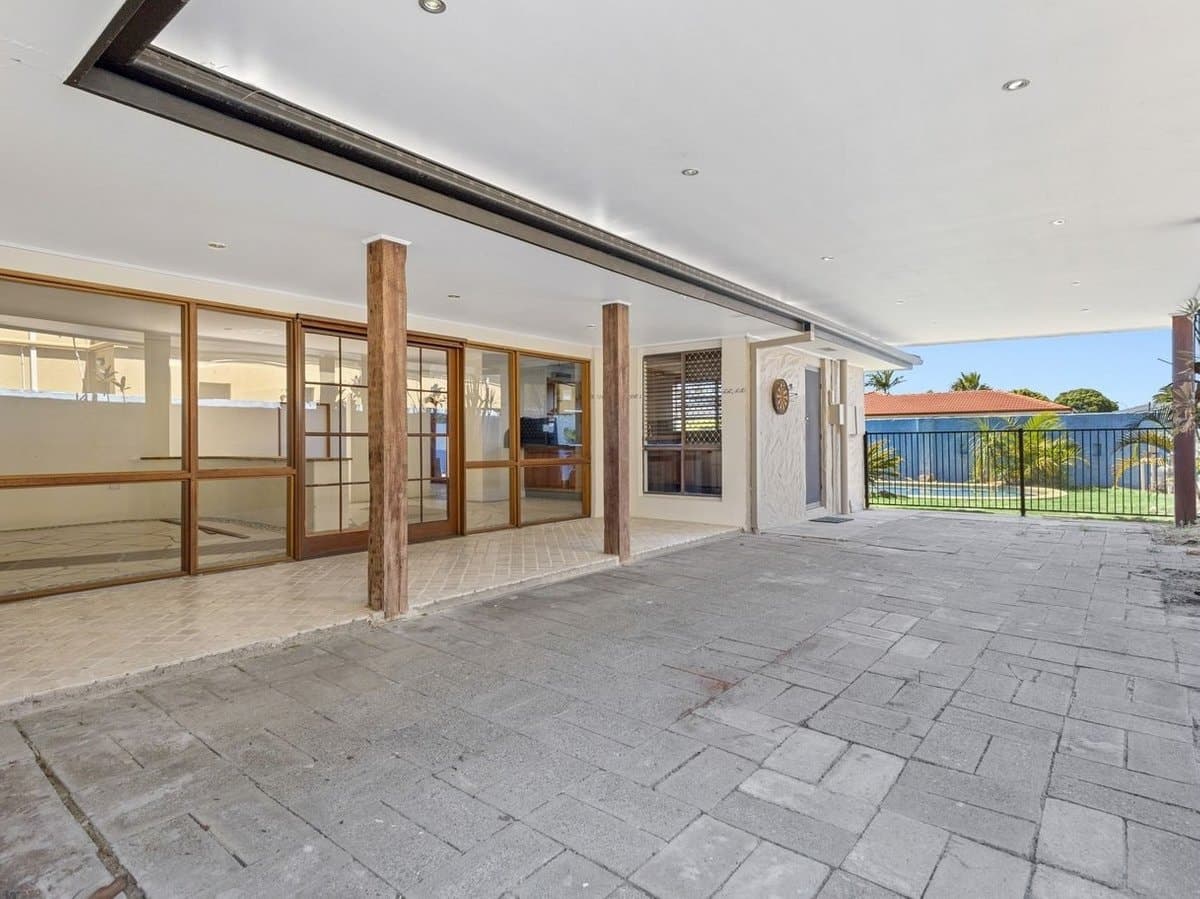 6 Dotterel Drive, BURLEIGH WATERS QLD 4220, Burleigh Waters - Thumbnail 3