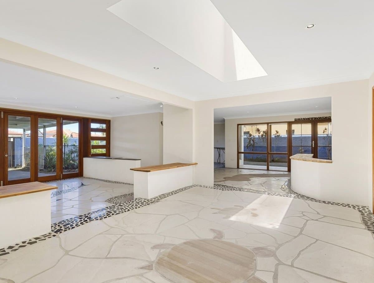 6 Dotterel Drive, BURLEIGH WATERS QLD 4220, Burleigh Waters - Thumbnail 5