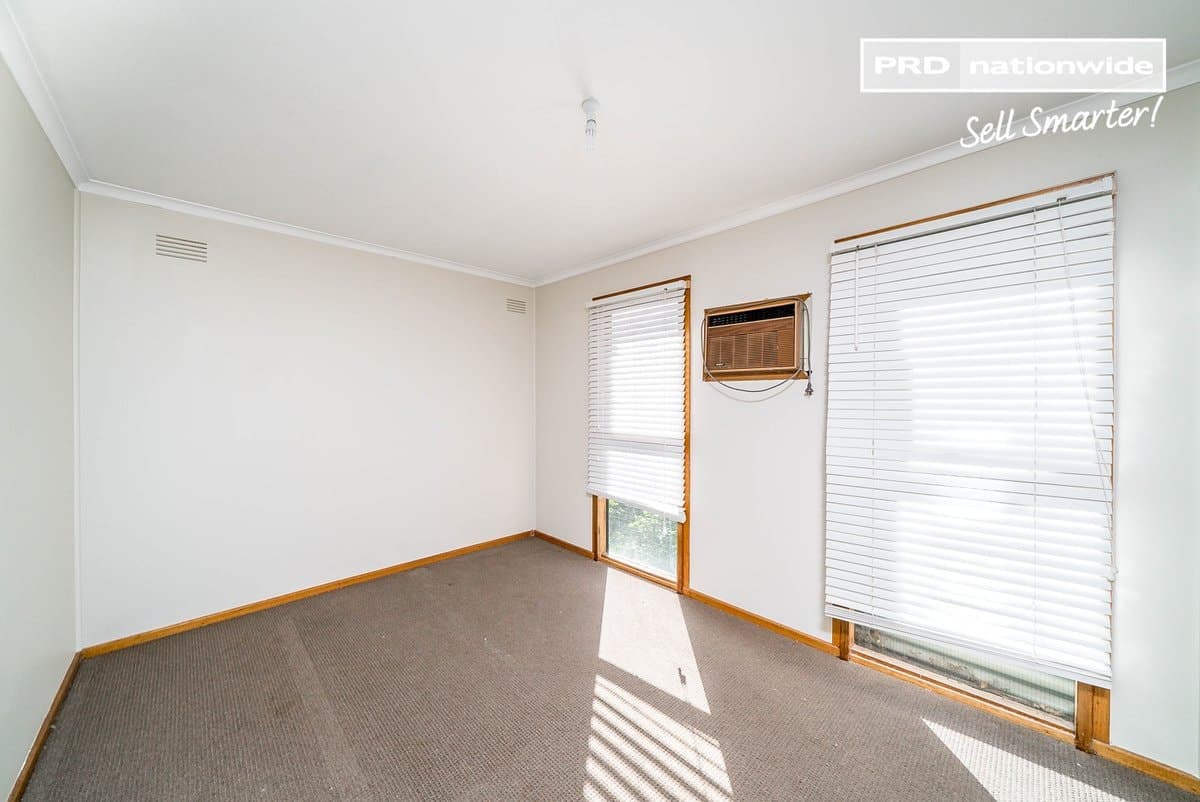 15 Chifley Crescent, KOORINGAL NSW 2650, Kooringal - Thumbnail 4