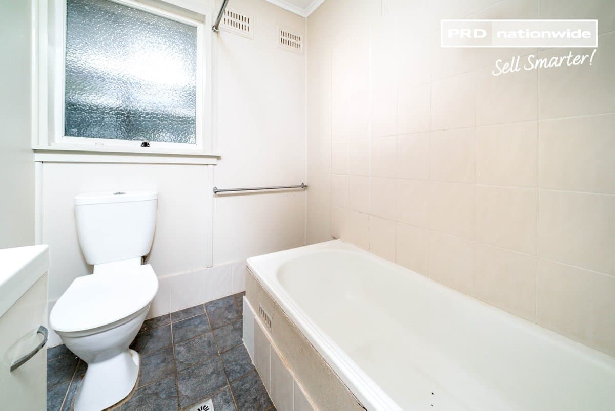 15 Chifley Crescent, KOORINGAL NSW 2650, Kooringal - Thumbnail 7