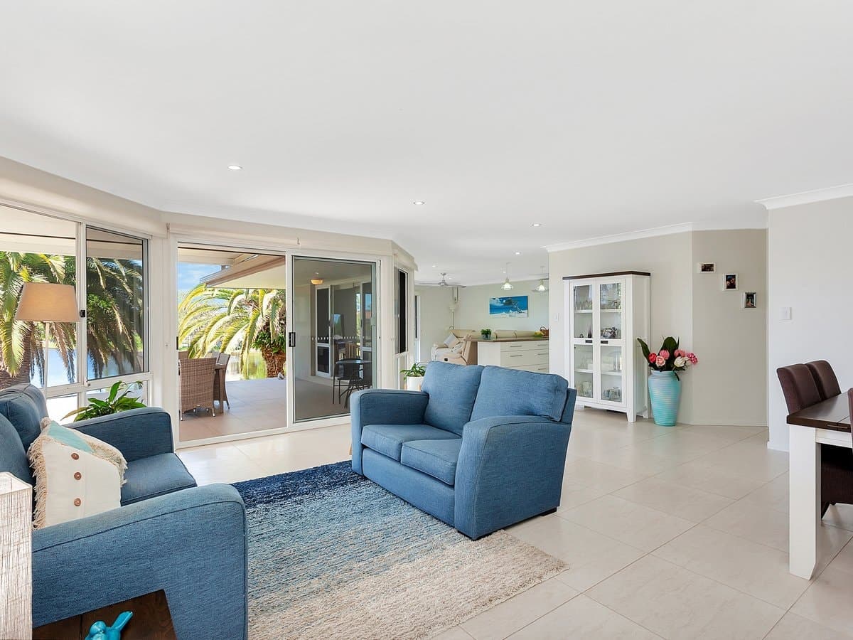 88 Honeyeater Drive, BURLEIGH WATERS QLD 4220, Burleigh Waters - Thumbnail 3