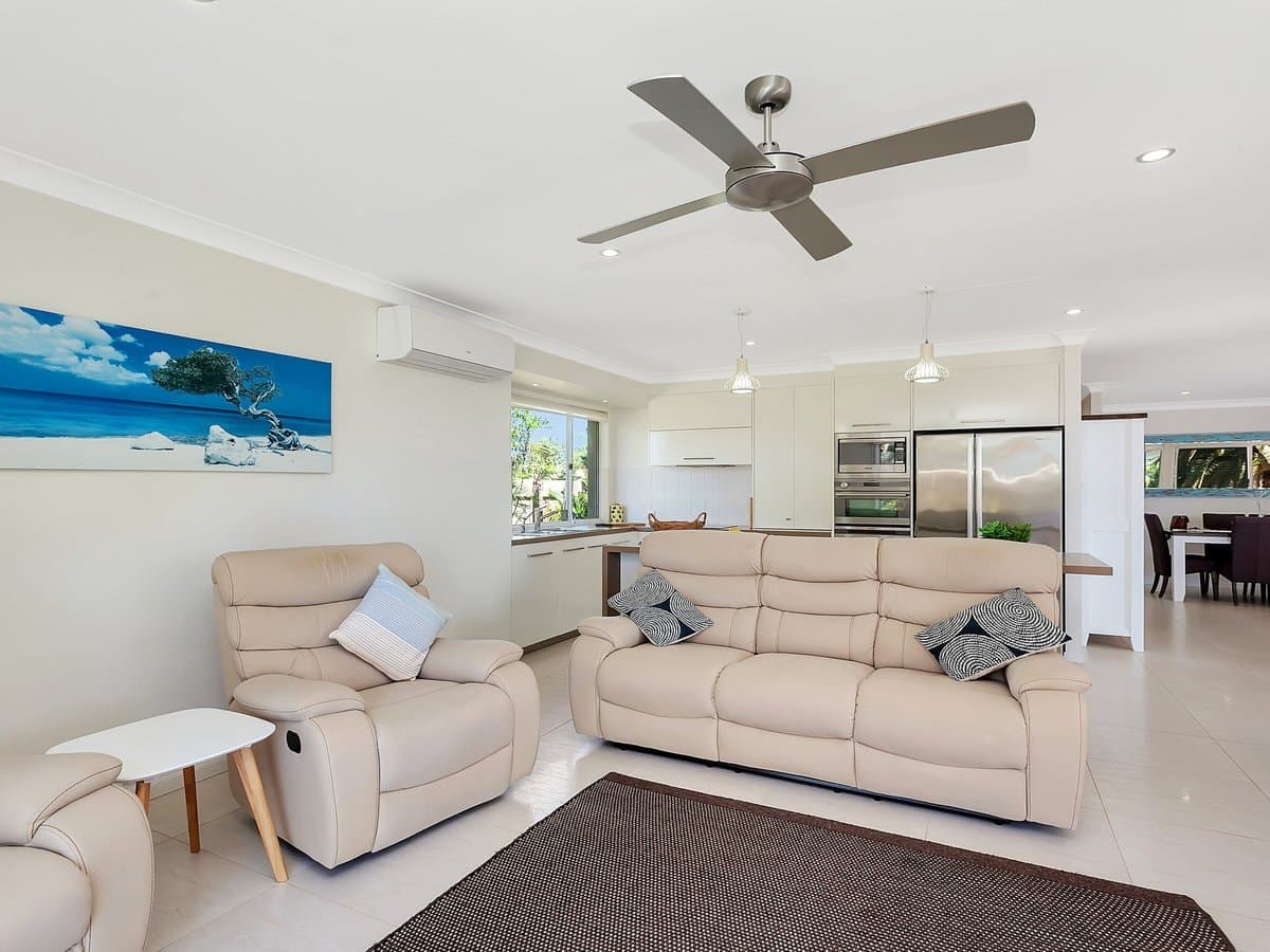 88 Honeyeater Drive, BURLEIGH WATERS QLD 4220, Burleigh Waters - Thumbnail 6