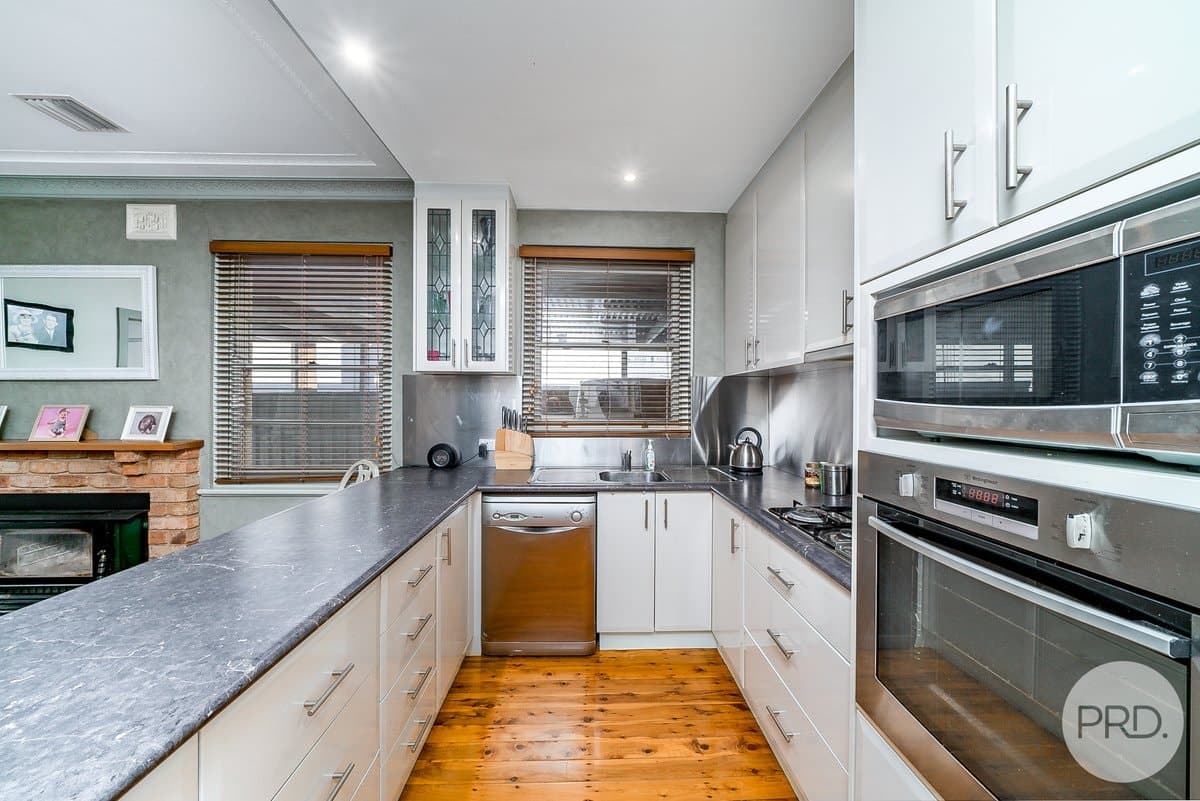 8 Dalton Street, TURVEY PARK NSW 2650, Turvey Park - Thumbnail 2