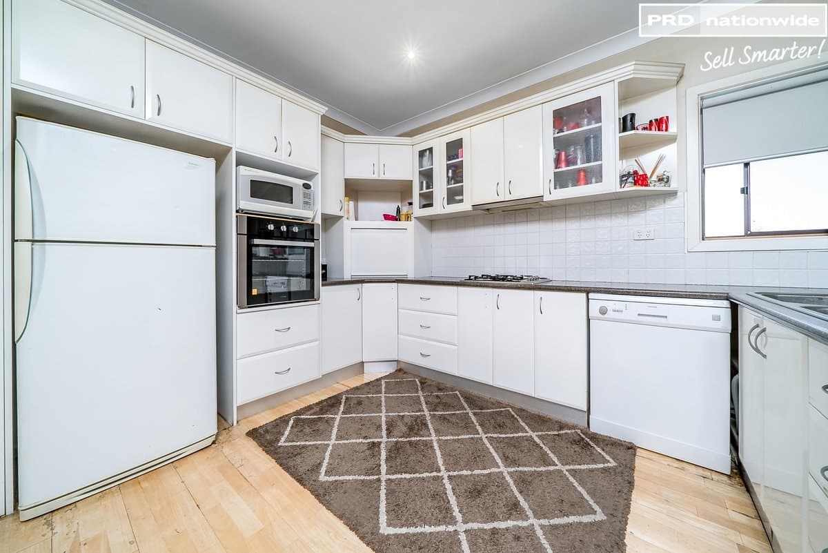 15 Wilks Avenue, KOORINGAL NSW 2650, Kooringal - Thumbnail 4