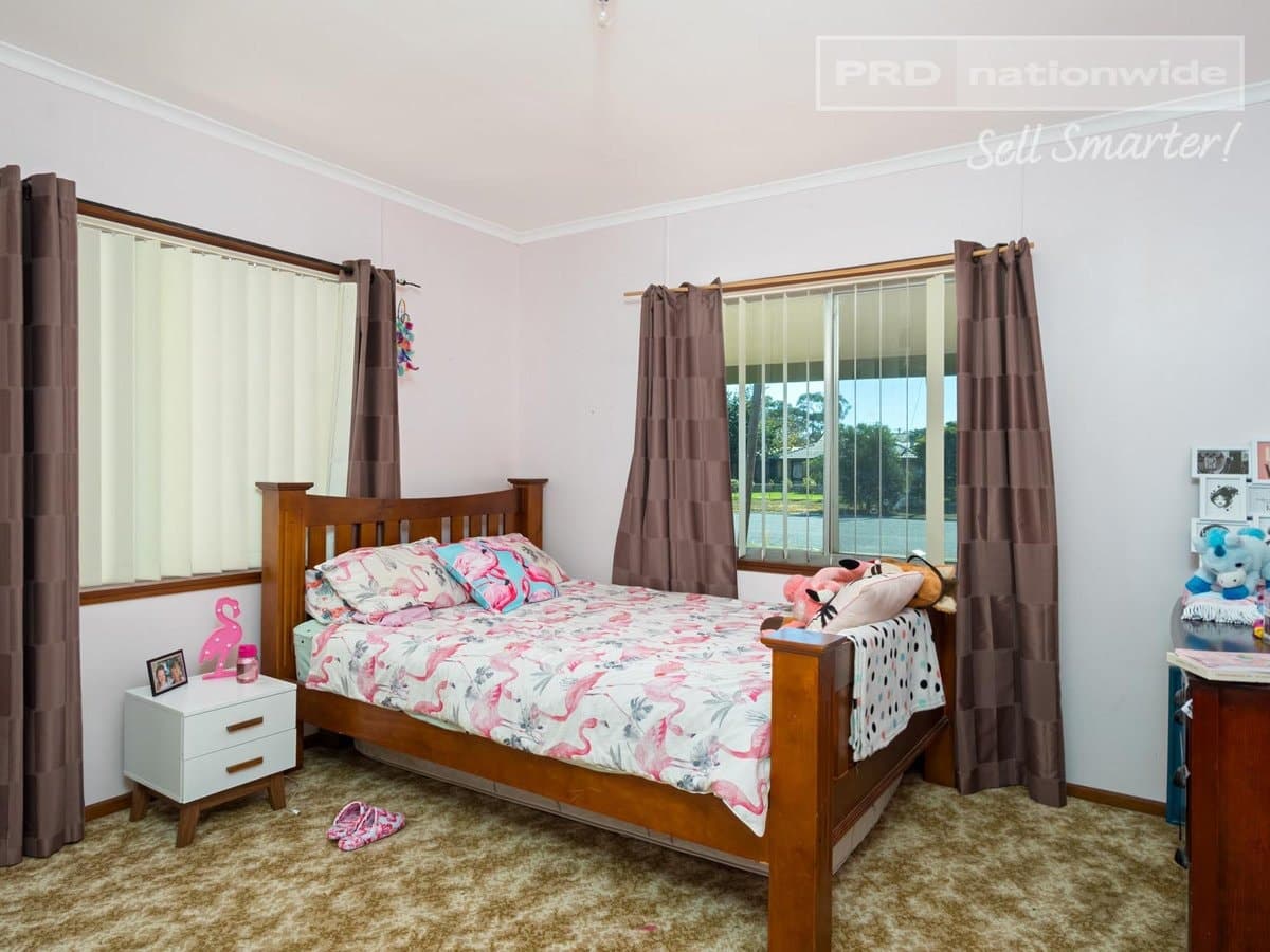10 Ferrier Street, LOCKHART NSW 2656, Lockhart - Thumbnail 2