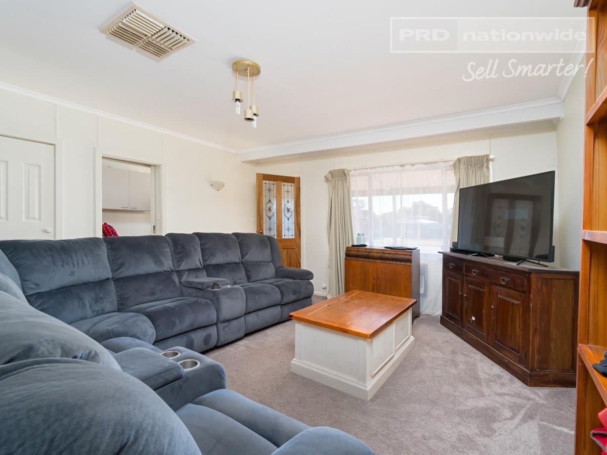 10 Ferrier Street, LOCKHART NSW 2656, Lockhart - Thumbnail 3
