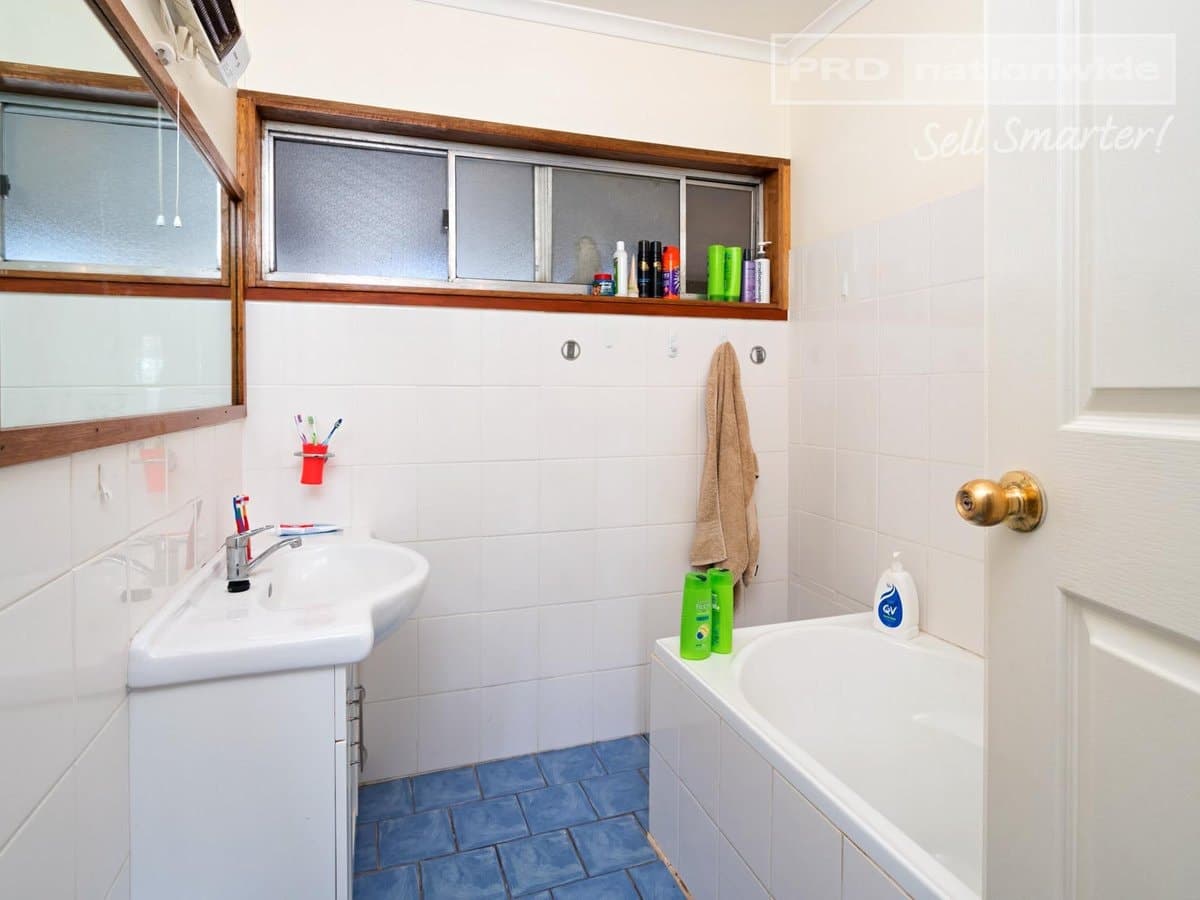 10 Ferrier Street, LOCKHART NSW 2656, Lockhart - Thumbnail 7