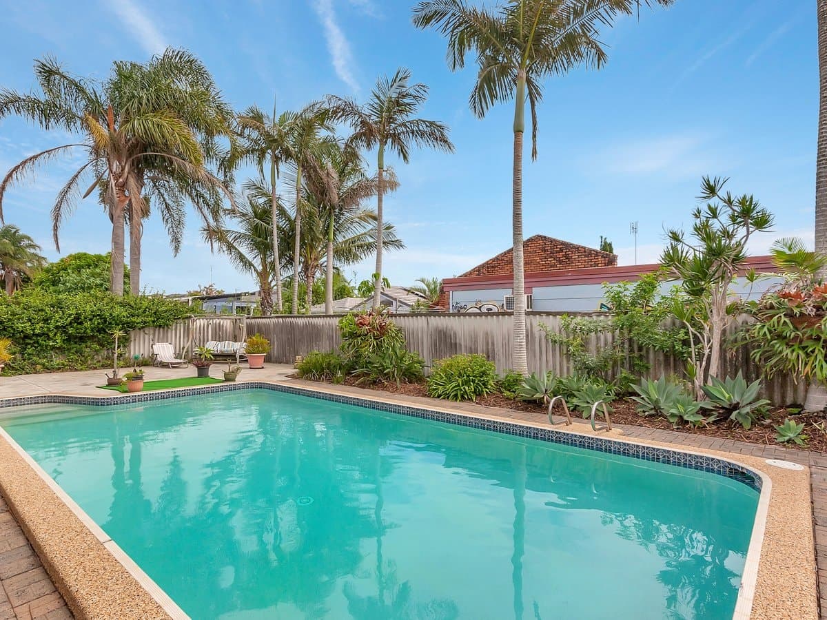 17 Honeyeater Drive, BURLEIGH WATERS QLD 4220, Burleigh Waters - Thumbnail 3