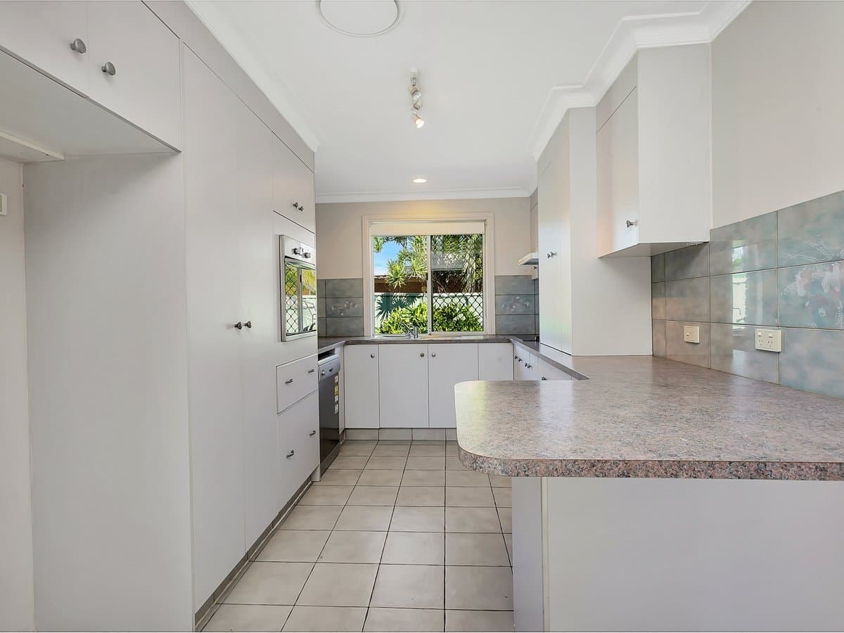 14 Spinebill Street, BURLEIGH WATERS QLD 4220, Burleigh Waters - Thumbnail 5