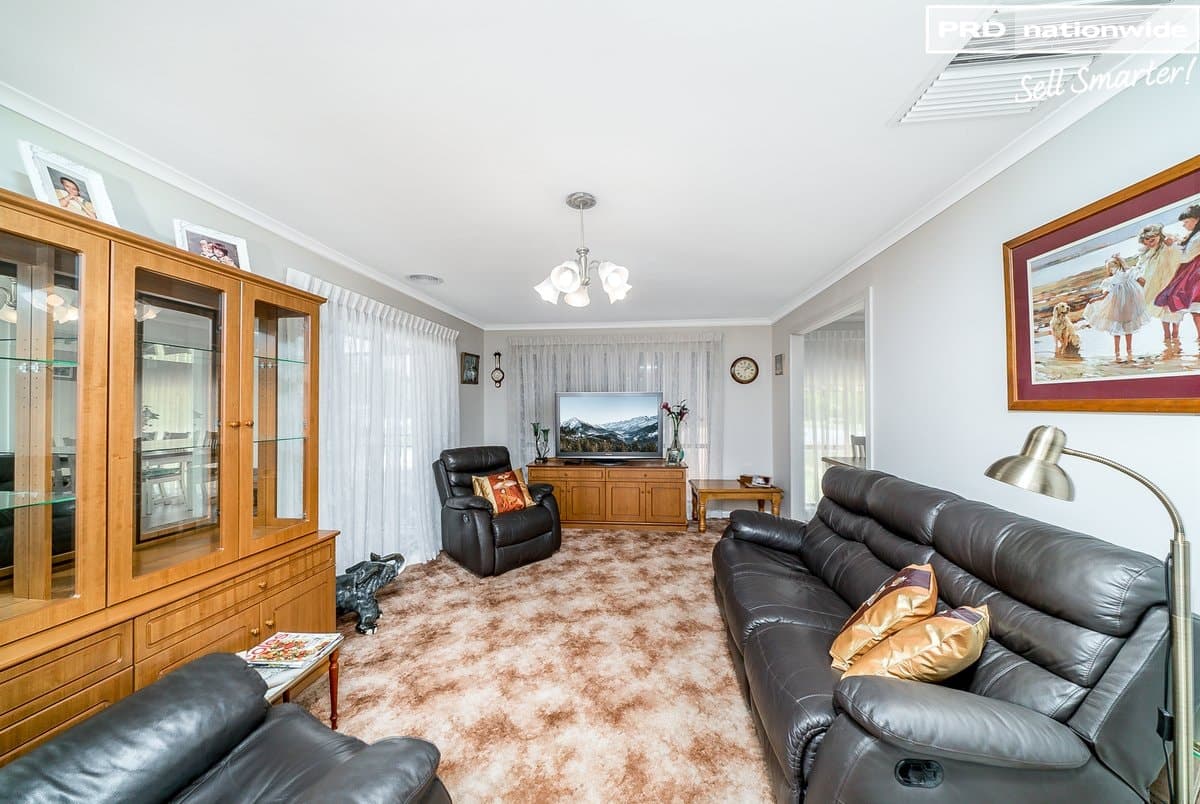 49 Undurra Drive, GLENFIELD PARK NSW 2650, Glenfield Park - Thumbnail 2