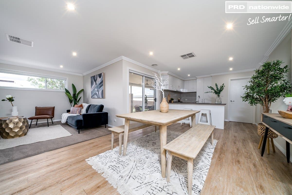 2/12 Hollows Crescent, LLOYD NSW 2650, Lloyd - Image 1