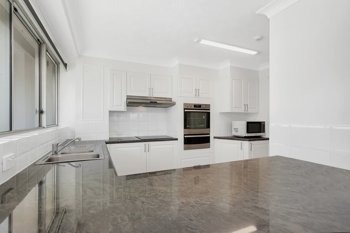 18/170 The Esplanade, BURLEIGH HEADS QLD 4220, Burleigh Heads Property Image - Thumbnail 7