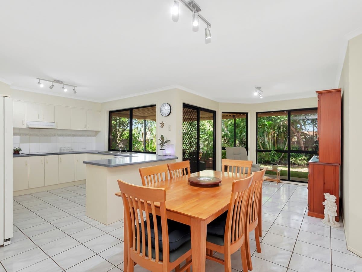 20 Ardisia Court, BURLEIGH HEADS QLD 4220, Burleigh Heads Property Image - Thumbnail 6