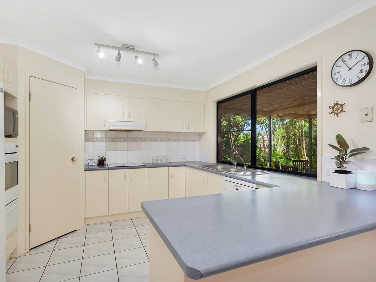 20 Ardisia Court, BURLEIGH HEADS QLD 4220, Burleigh Heads Property Image - Thumbnail 7