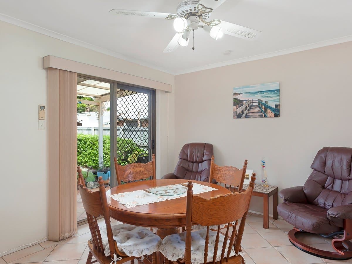 2/102 Christine Avenue, BURLEIGH WATERS QLD 4220, Burleigh Waters - Thumbnail 4