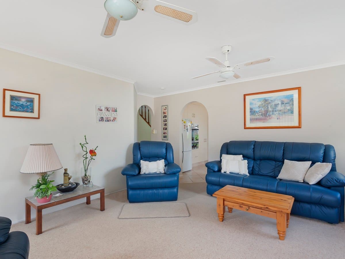 2/102 Christine Avenue, BURLEIGH WATERS QLD 4220, Burleigh Waters - Thumbnail 6
