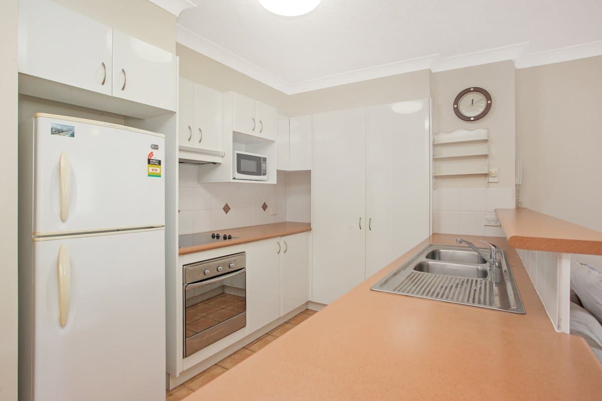 4/19-23 George Street East, Burleigh Heads - Thumbnail 4