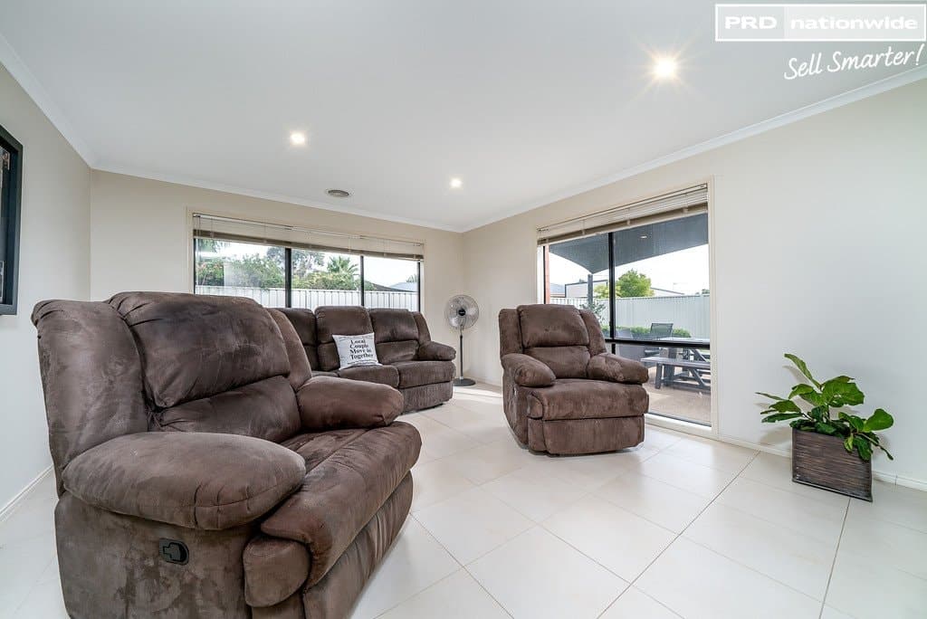 17 Walla Place, GLENFIELD PARK NSW 2650, Glenfield Park - Thumbnail 8
