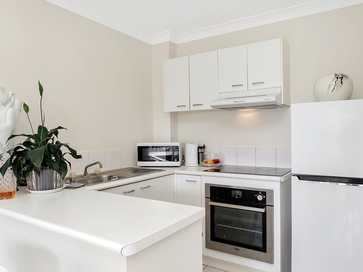 286/35 Palm Avenue, SURFERS PARADISE QLD 4217, Surfers Paradise Property Image - Thumbnail 2
