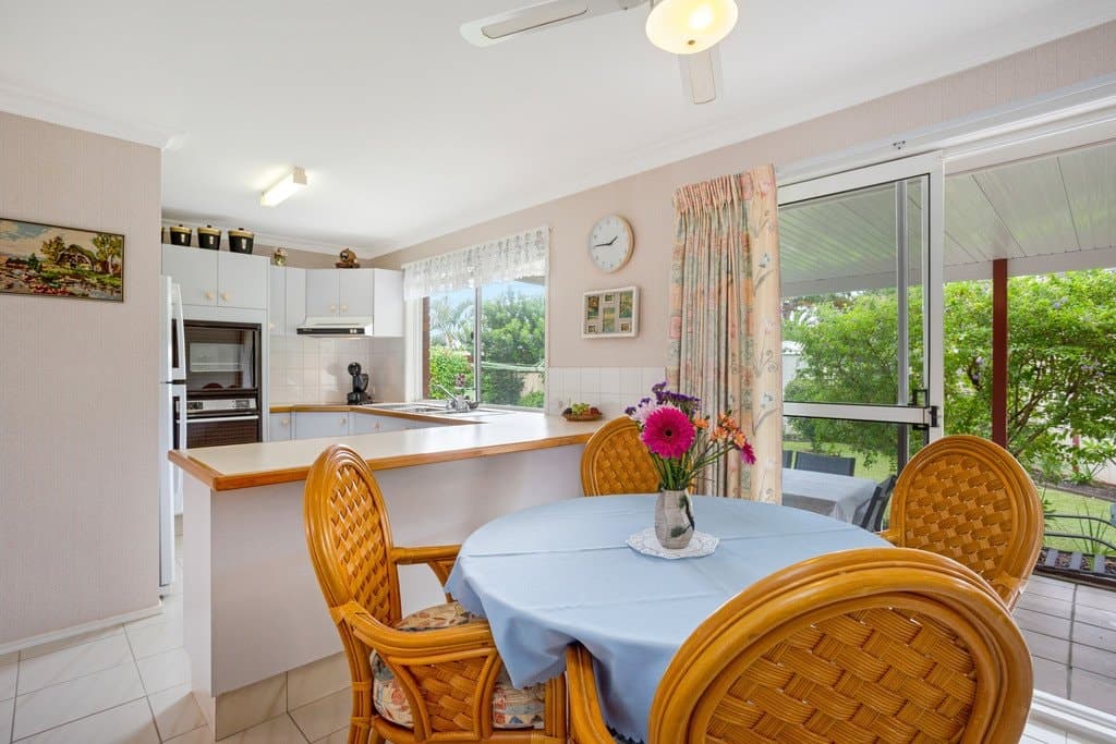 4 Kinglet Street, BURLEIGH WATERS QLD 4220, Burleigh Waters - Thumbnail 8
