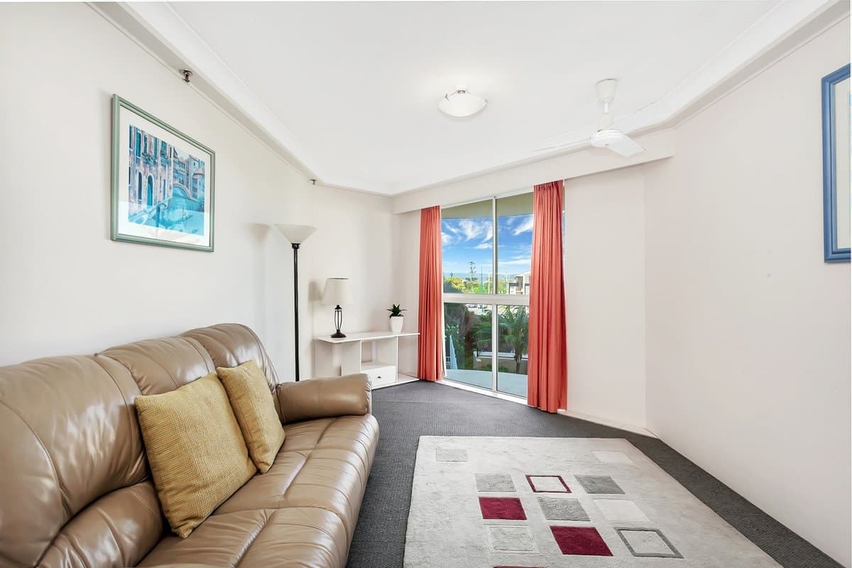 1A/238 The Esplanade, BURLEIGH HEADS QLD 4220, Burleigh Heads Property Image - Thumbnail 8