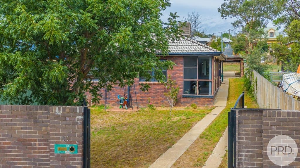 81
                Church
                Street
            
            
            
            tamworth
            
            
            NSW,
            2340, Tamworth - Image 1