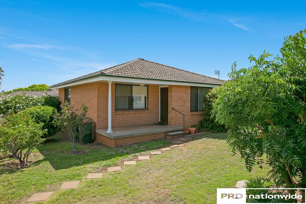 1/51
                Rawson
                Avenue
            
            
            
            tamworth
            
            
            NSW,
            2340, Tamworth - Image 1