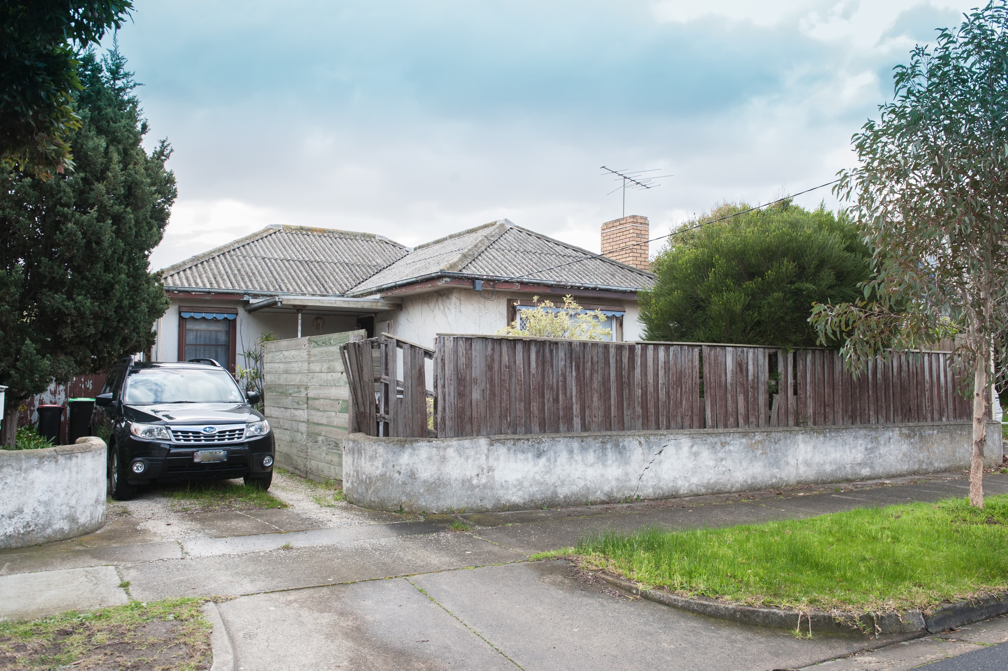 9 First Avenue,
                        
                    
                    
                        
                            ASPENDALE, Aspendale - Image 1