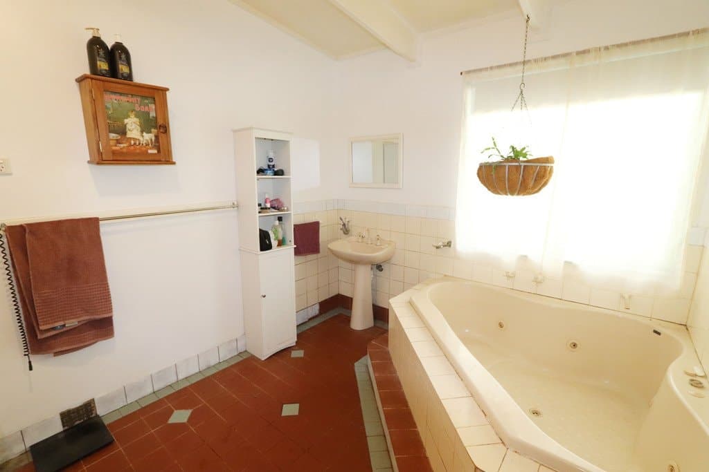 13
                Reservoir
                Lane
            
            
            
            tumbarumba
            
            
            NSW,
            2653, Tumbarumba - Thumbnail 6
