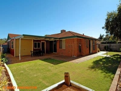 16 Squires Gardens, Stratton, Stratton - Image 1