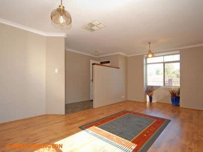 16 Squires Gardens, Stratton, Stratton - Thumbnail 3