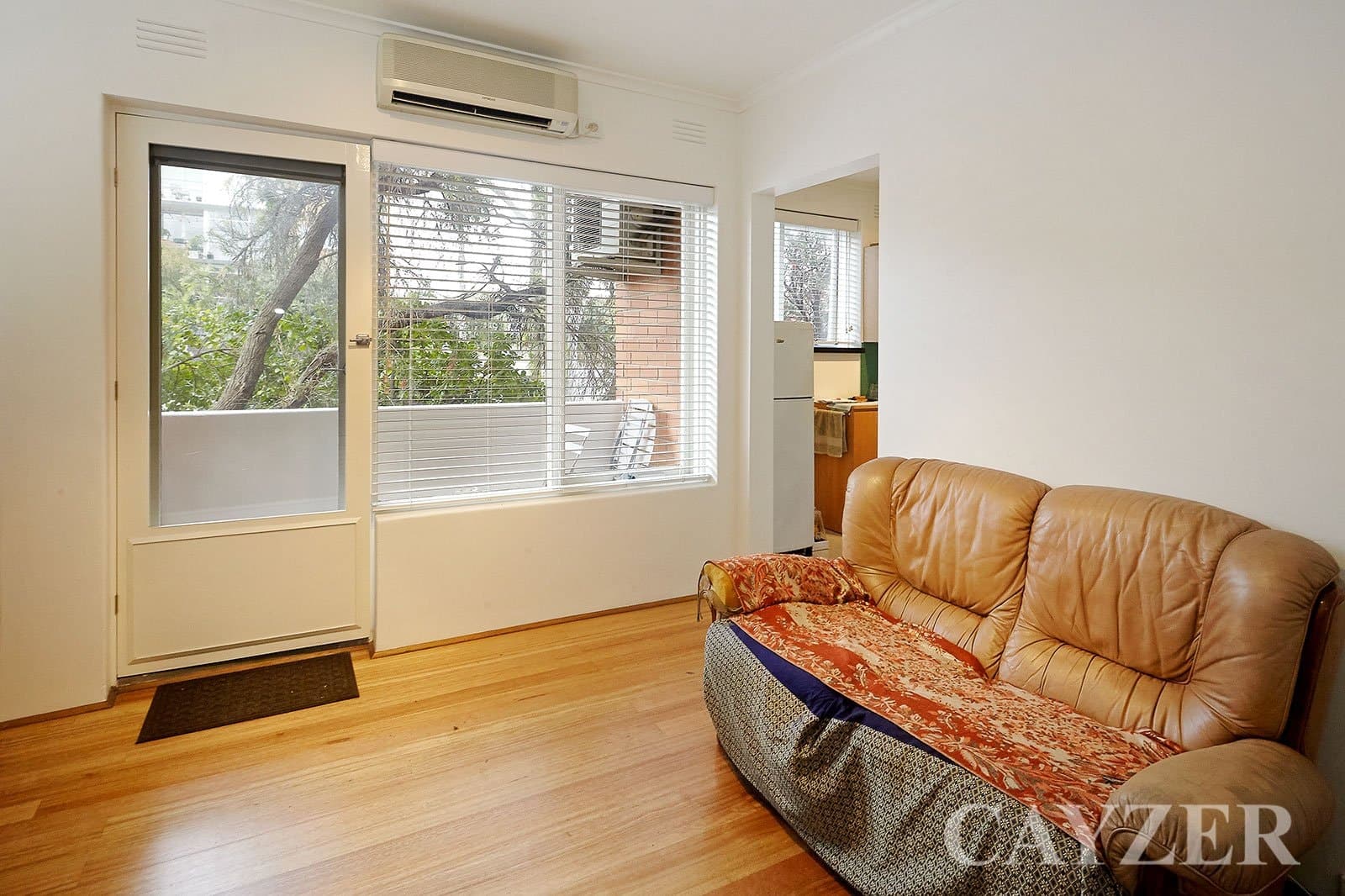 1/117 Park Street,
                        
                    
                    
                        
                            ST KILDA WEST, St Kilda West - Thumbnail 2