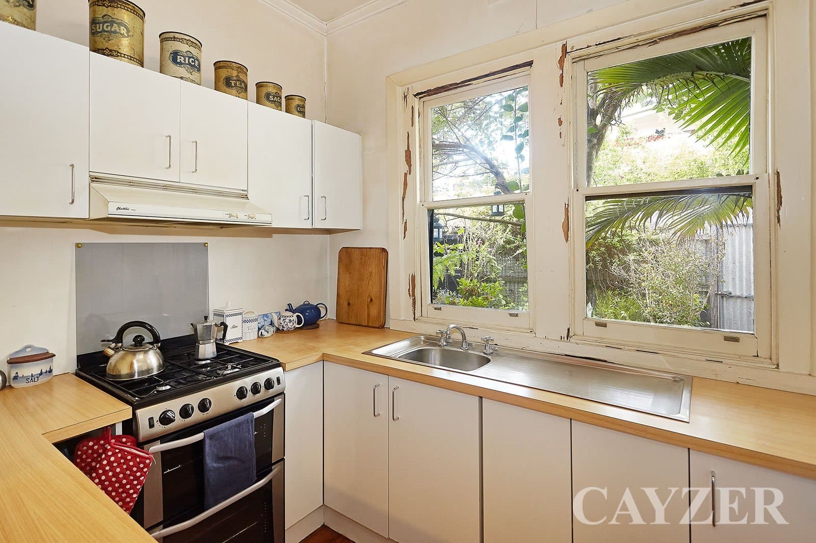84 Station Street,
                        
                    
                    
                        
                            PORT MELBOURNE, Port Melbourne - Thumbnail 5